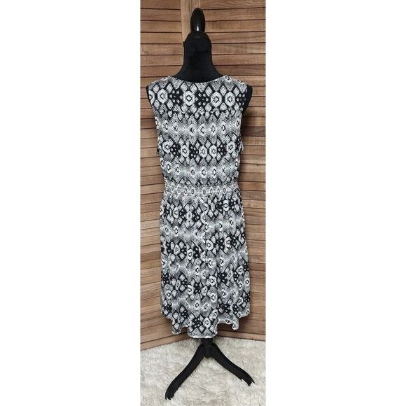 Faded Glory Women's Size 2X (18-20) Midi Dress Black & White Pattern Sleeveless - Picture 6 of 7